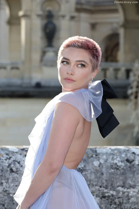 Florence Pugh photo 10 of 1242
