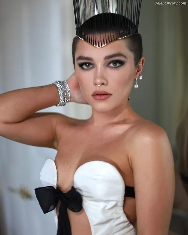Florence Pugh photo 18 of 1242