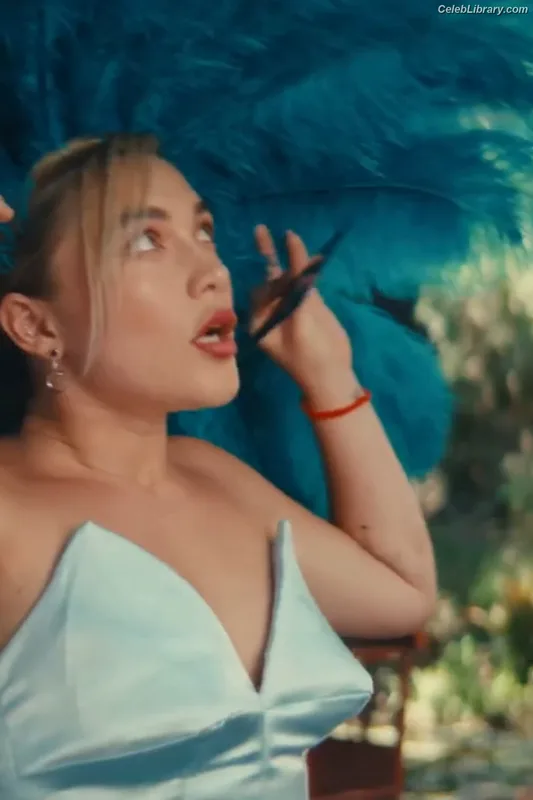 Florence Pugh photo 3 of 1242
