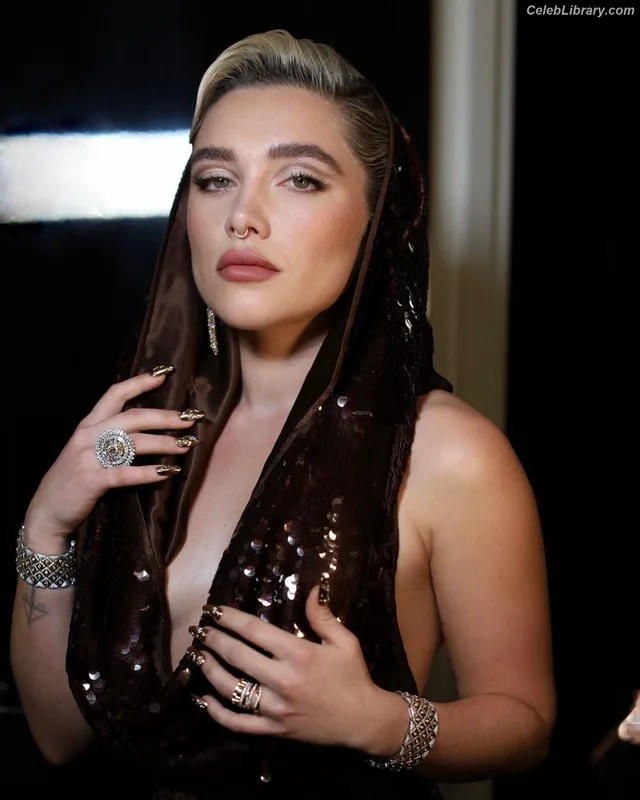 Florence Pugh photo 15 of 1242