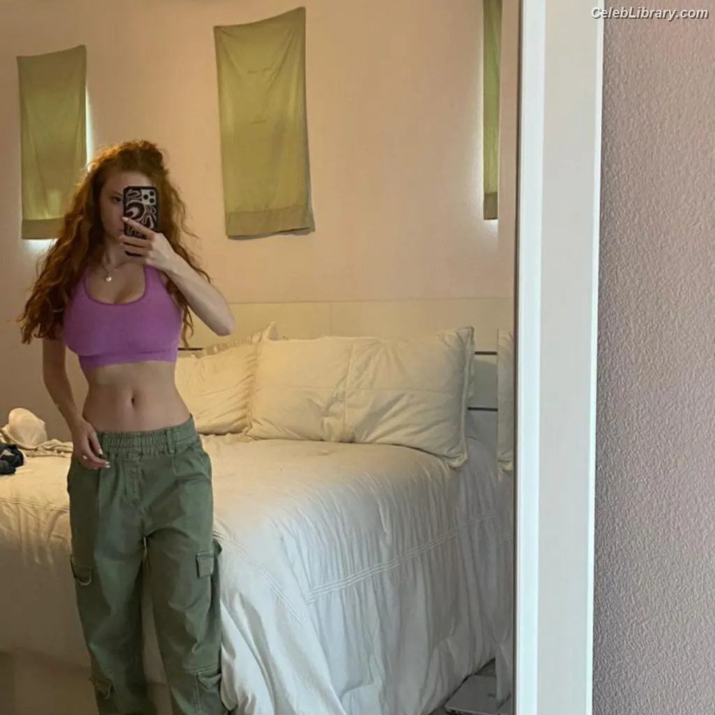Francesca Capaldi photo 23 of 836