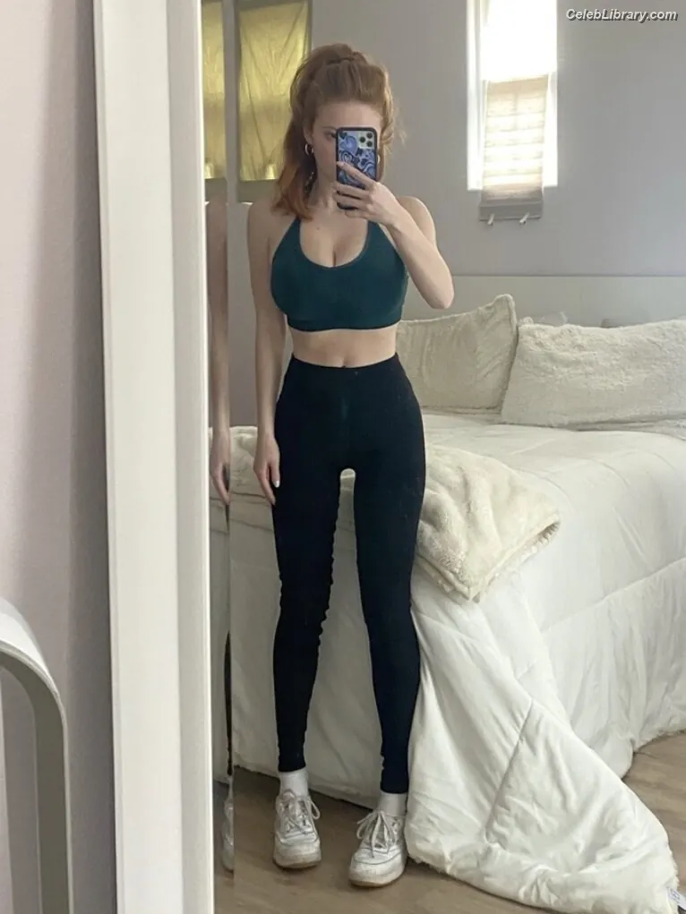 Francesca Capaldi photo 13 of 836