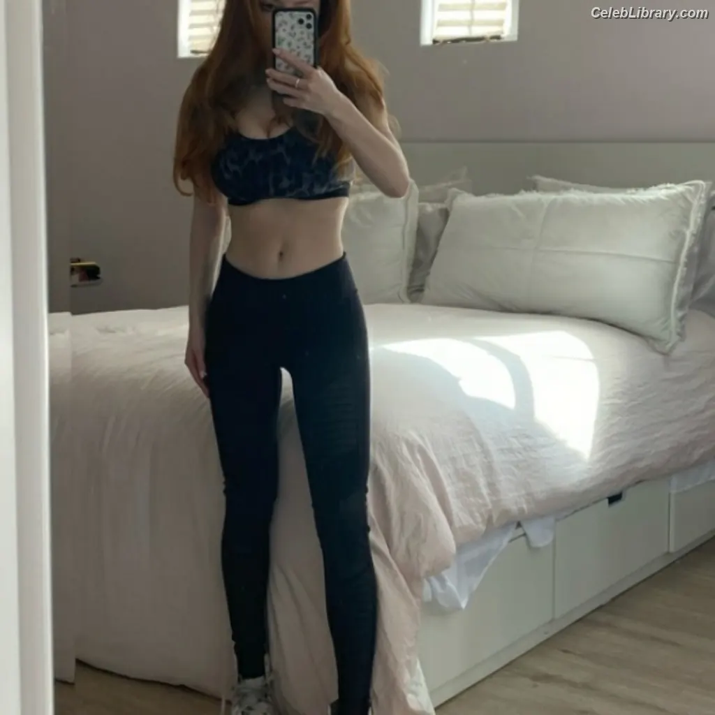 Francesca Capaldi photo 13 of 836