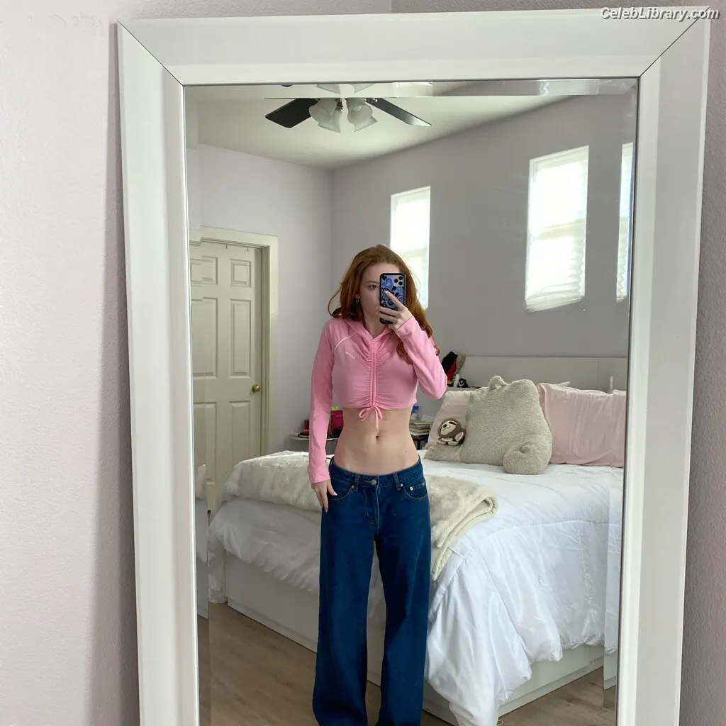 Francesca Capaldi photo 24 of 836