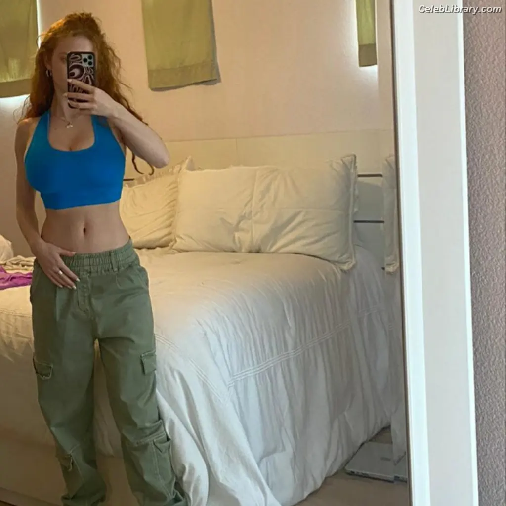 Francesca Capaldi photo 21 of 836