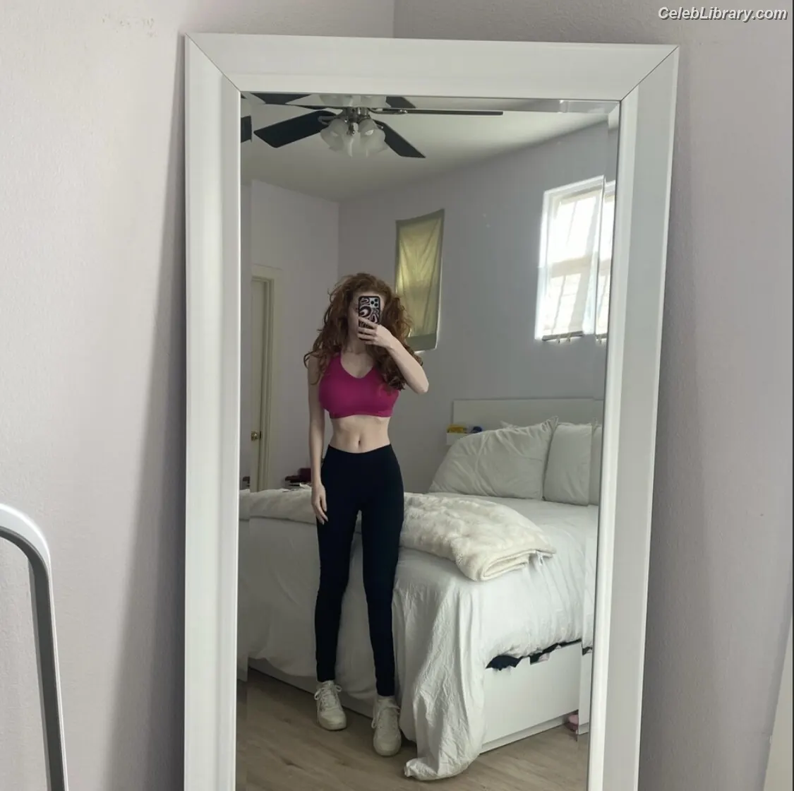 Francesca Capaldi photo 23 of 836