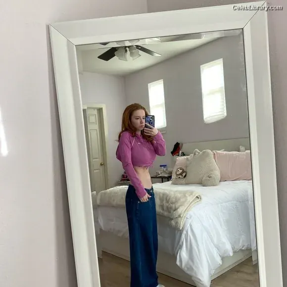 Francesca Capaldi photo 20 of 836