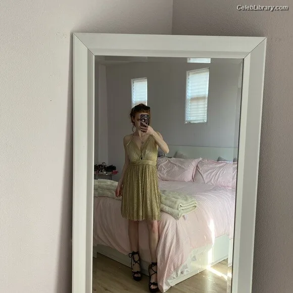 Francesca Capaldi photo 10 of 837
