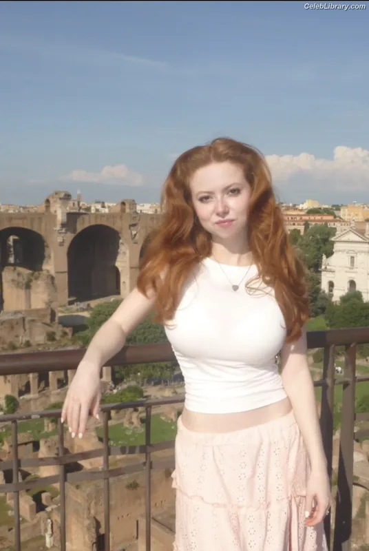 Francesca Capaldi photo 16 of 837