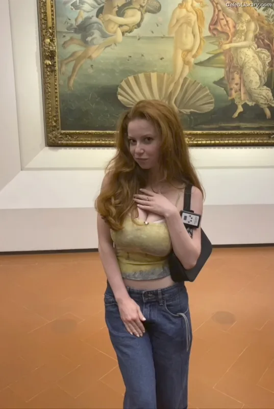 Francesca Capaldi photo 18 of 837