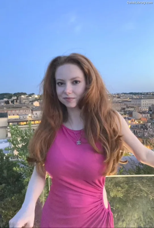 Francesca Capaldi photo 22 of 837