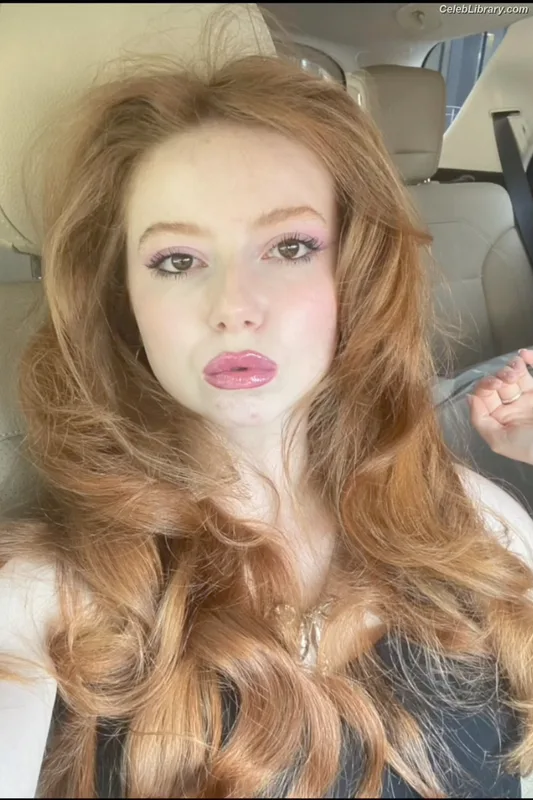 Francesca Capaldi photo 24 of 837