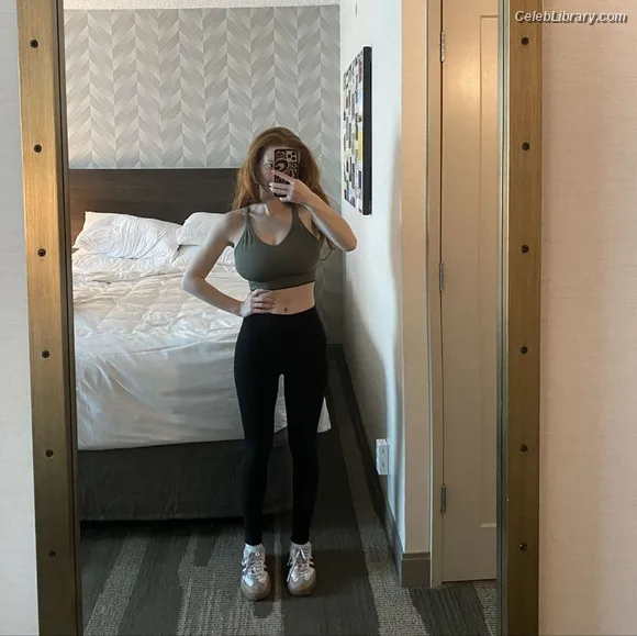 Francesca Capaldi photo 6 of 837