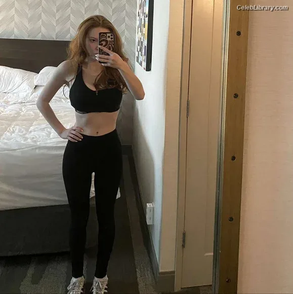 Francesca Capaldi photo 14 of 837