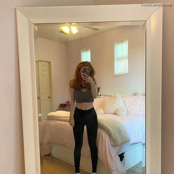 Francesca Capaldi photo 19 of 837