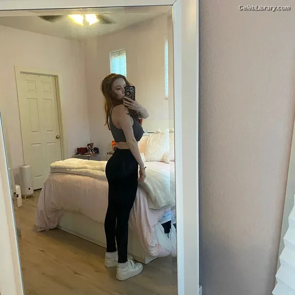 Francesca Capaldi photo 20 of 837
