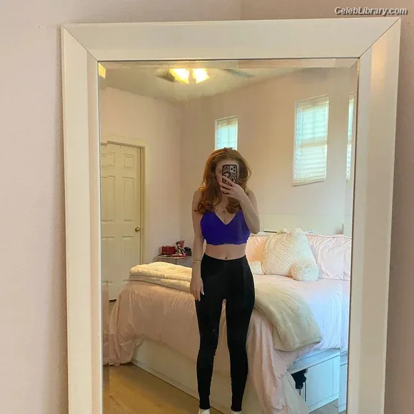Francesca Capaldi photo 3 of 837