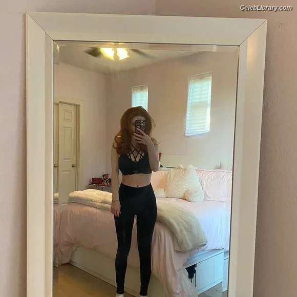 Francesca Capaldi photo 9 of 837