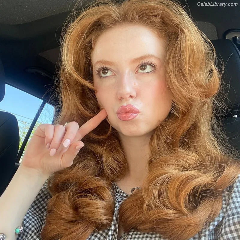 Francesca Capaldi photo 15 of 837