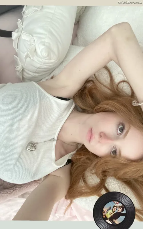 Francesca Capaldi photo 20 of 837