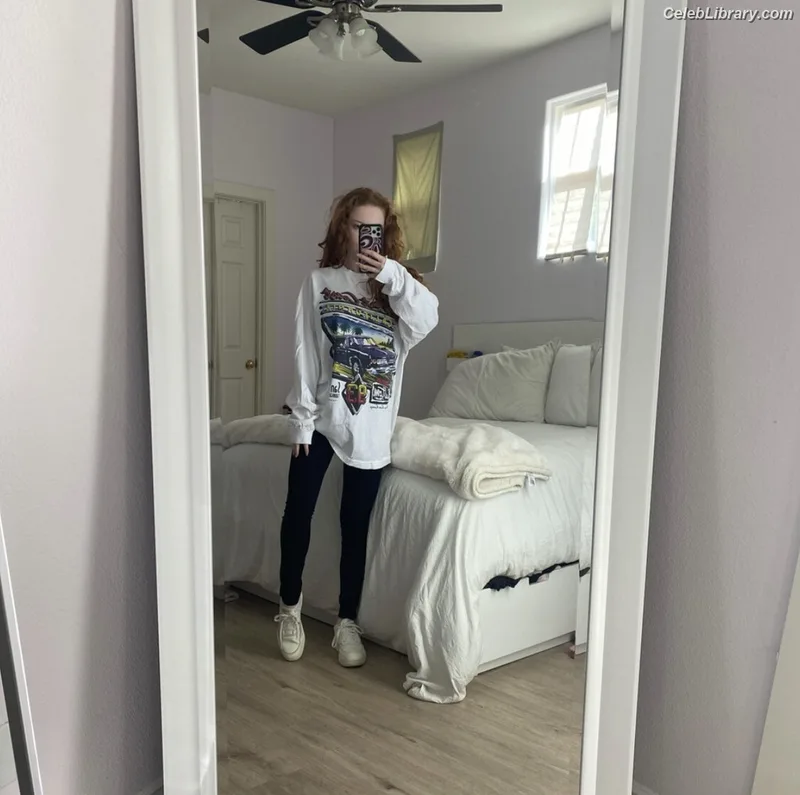 Francesca Capaldi photo 22 of 837