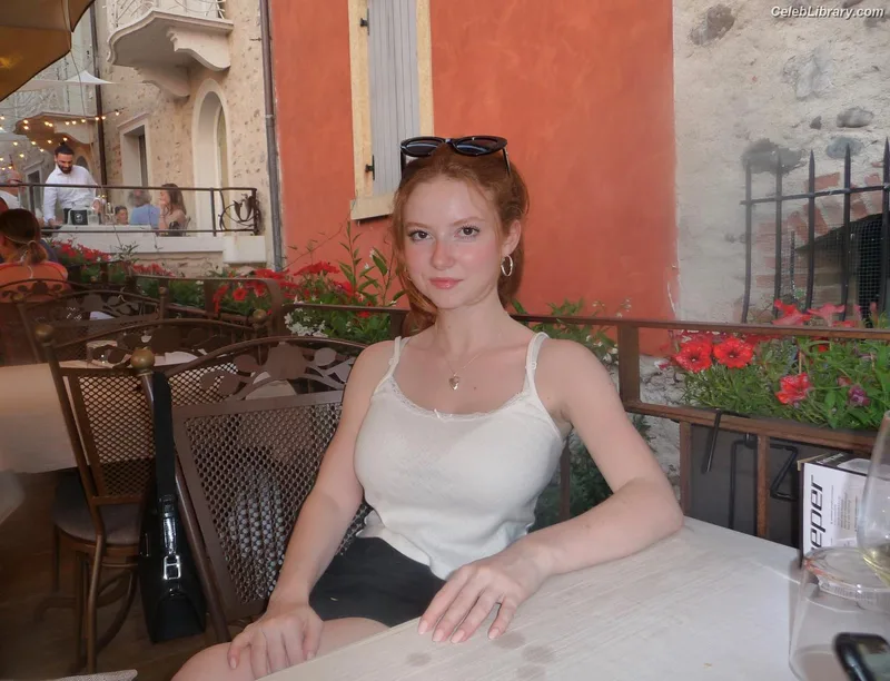 Francesca Capaldi photo 23 of 837