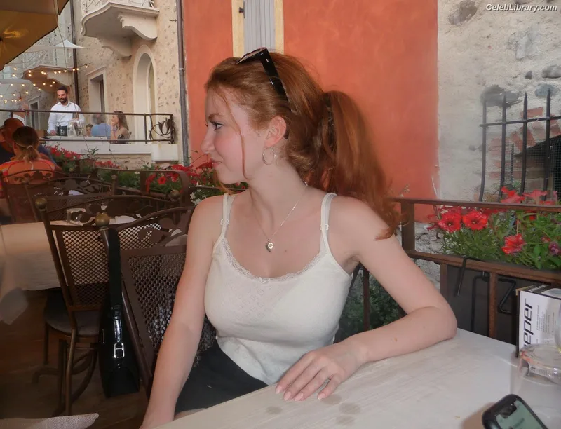 Francesca Capaldi photo 3 of 837