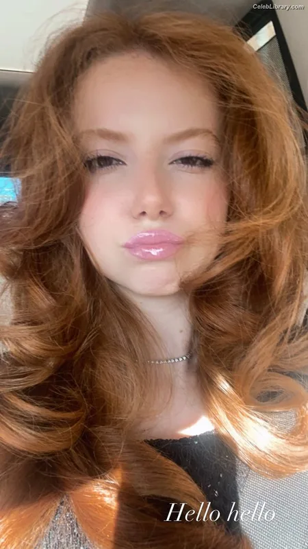 Francesca Capaldi photo 4 of 837