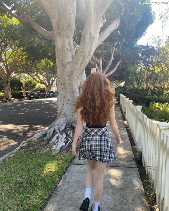 Francesca Capaldi photo 11 of 837