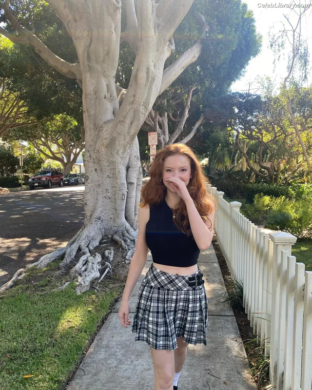 Francesca Capaldi photo 13 of 837