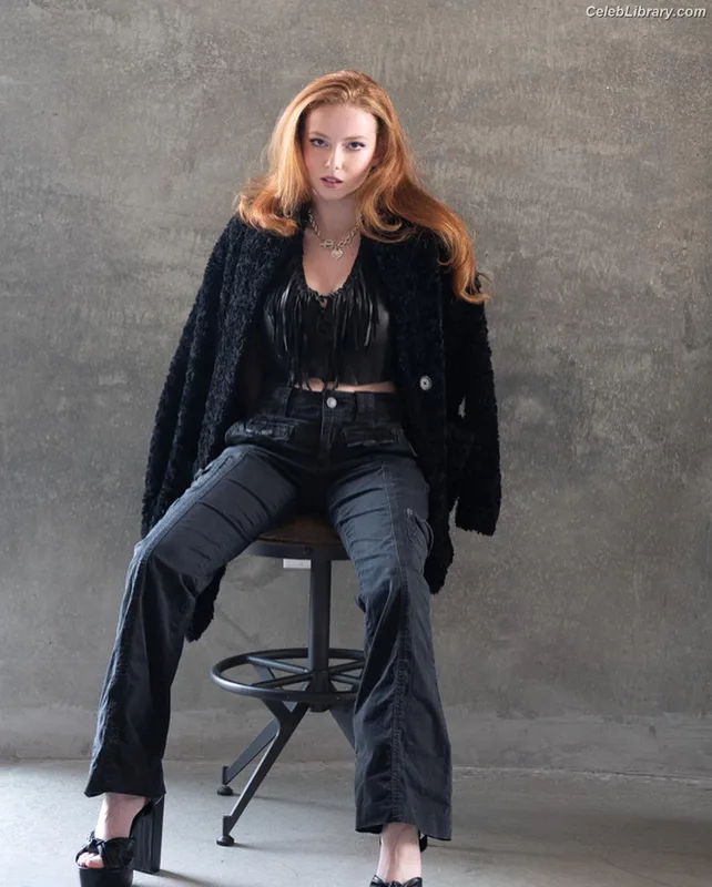 Francesca Capaldi photo 17 of 837