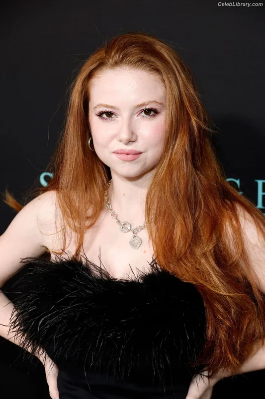 Francesca Capaldi photo 7 of 837