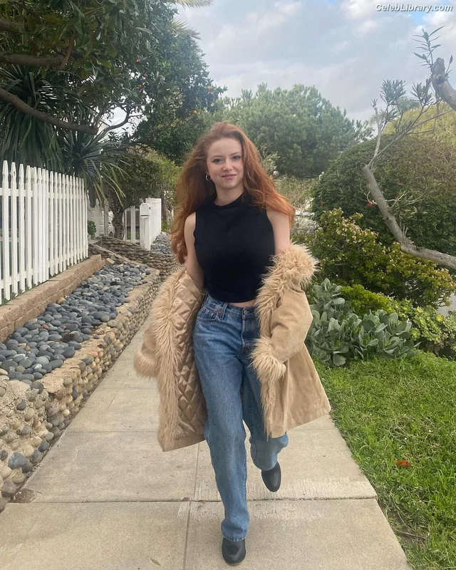 Francesca Capaldi photo 21 of 837
