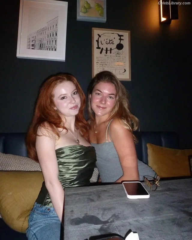 Francesca Capaldi photo 3 of 837