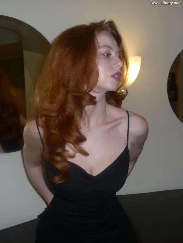 Francesca Capaldi photo 17 of 837