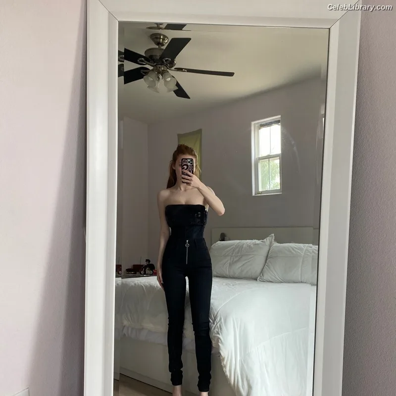 Francesca Capaldi photo 2 of 837
