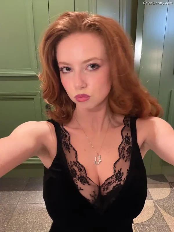 Francesca Capaldi photo 15 of 837