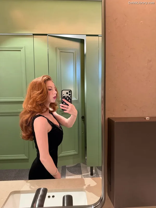 Francesca Capaldi photo 17 of 837
