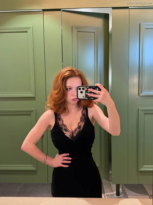 Francesca Capaldi photo 21 of 837