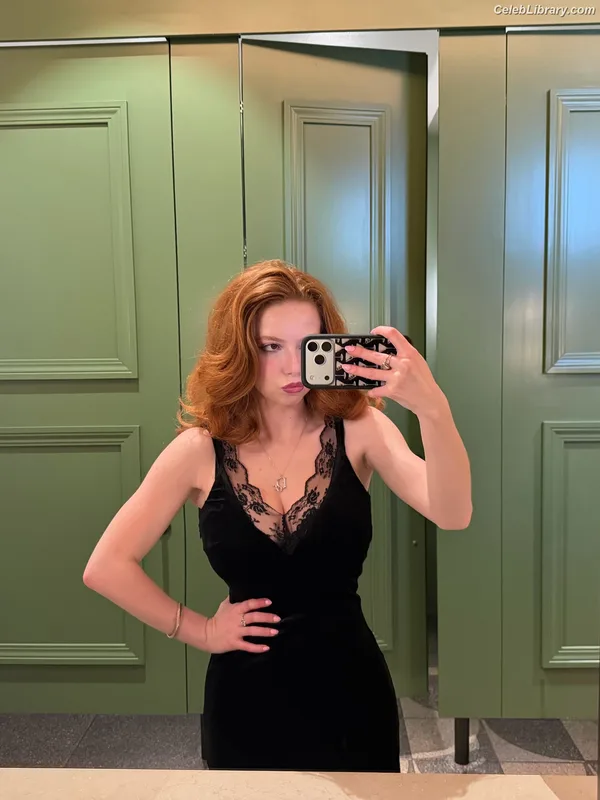 Francesca Capaldi photo 22 of 837