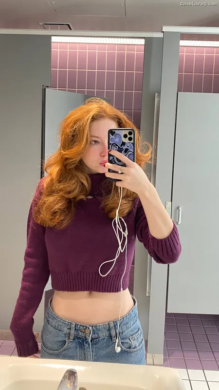 Francesca Capaldi photo 4 of 837