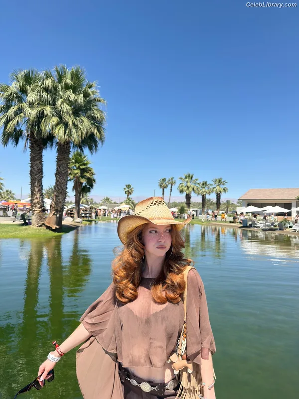 Francesca Capaldi photo 13 of 837