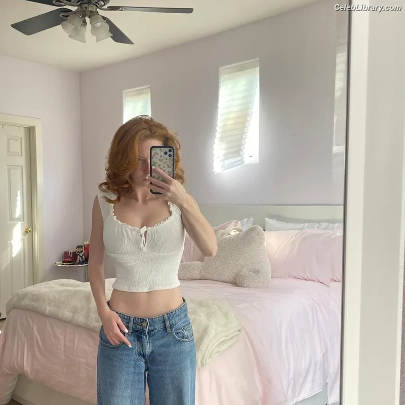 Francesca Capaldi photo 17 of 837