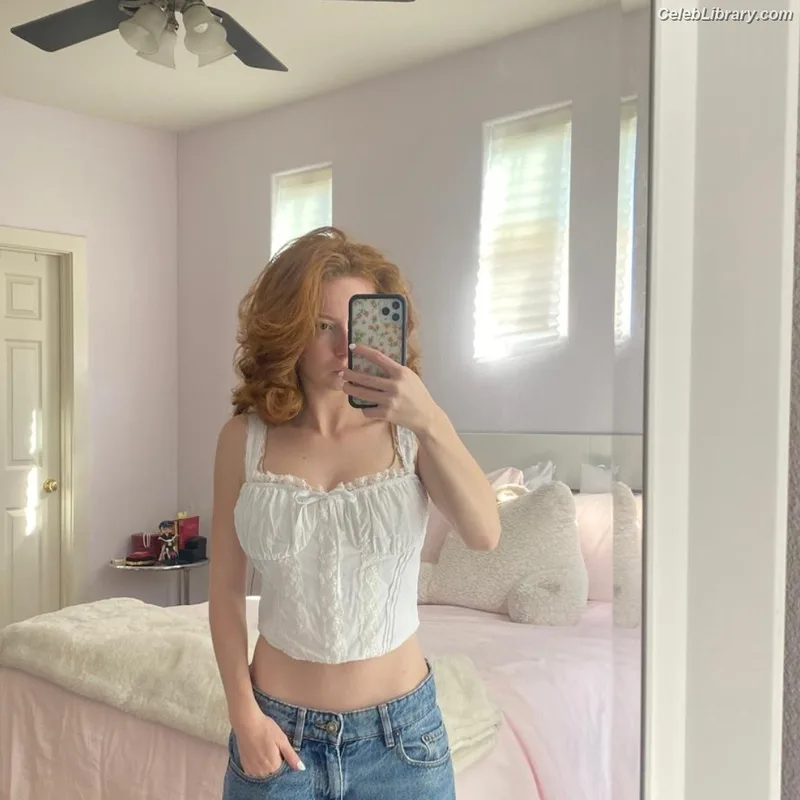 Francesca Capaldi photo 20 of 837