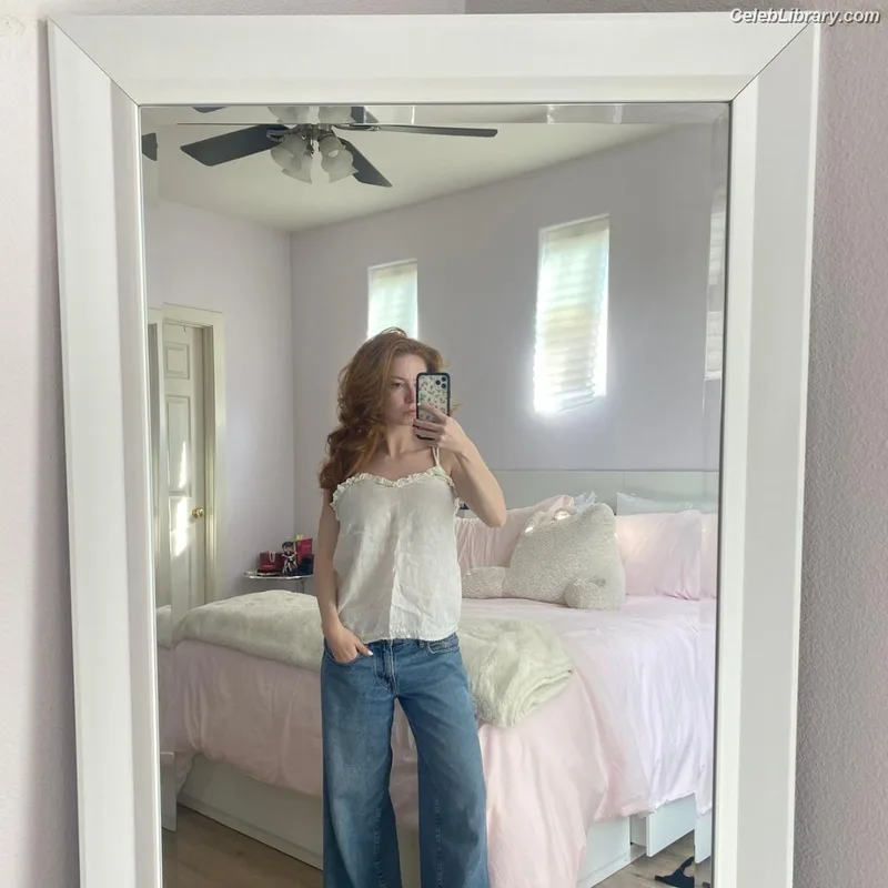 Francesca Capaldi photo 23 of 837