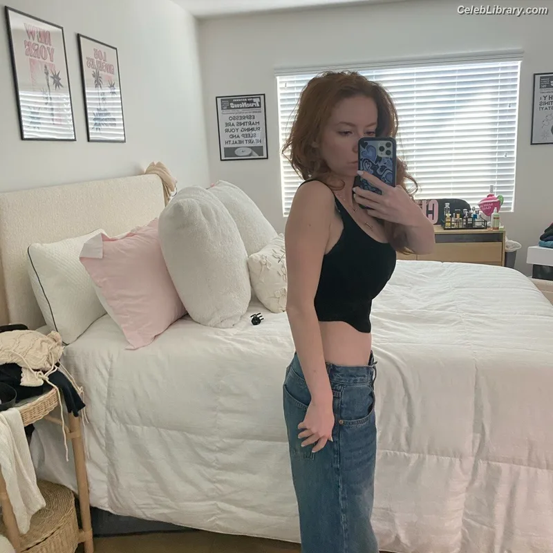 Francesca Capaldi photo 6 of 837
