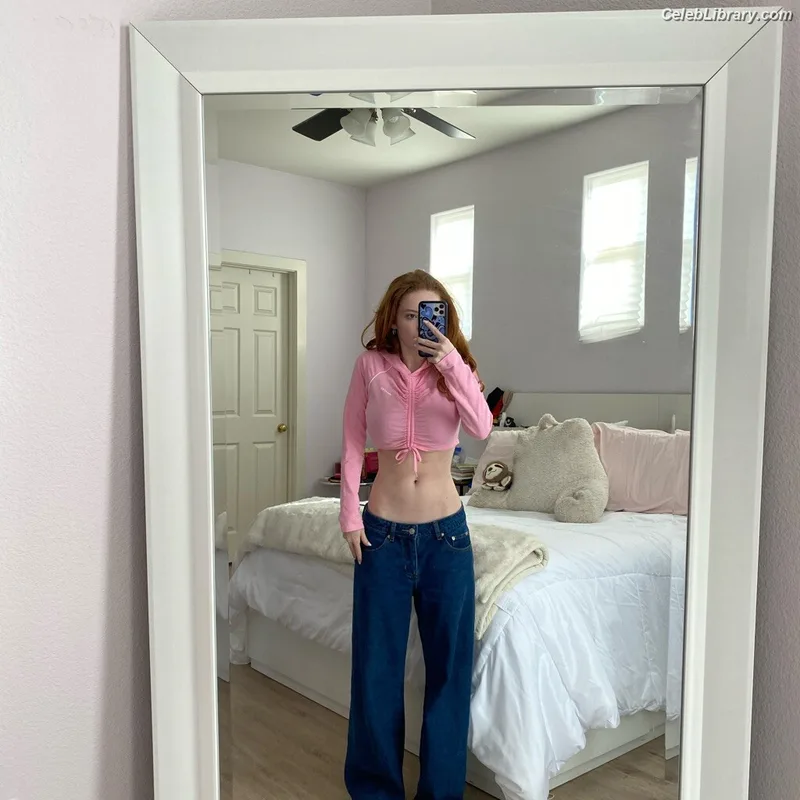 Francesca Capaldi photo 24 of 837