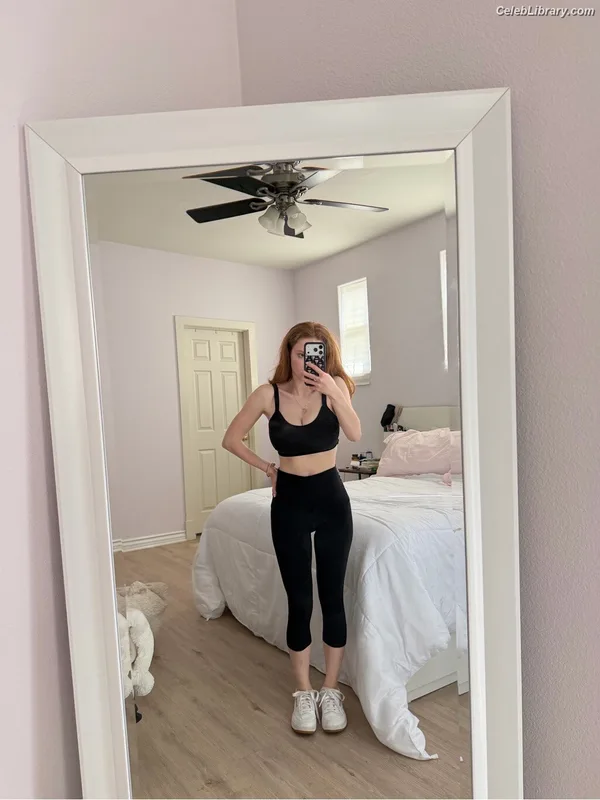 Francesca Capaldi photo 18 of 837