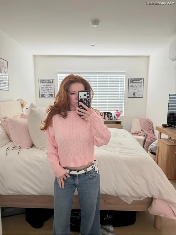 Francesca Capaldi photo 20 of 837