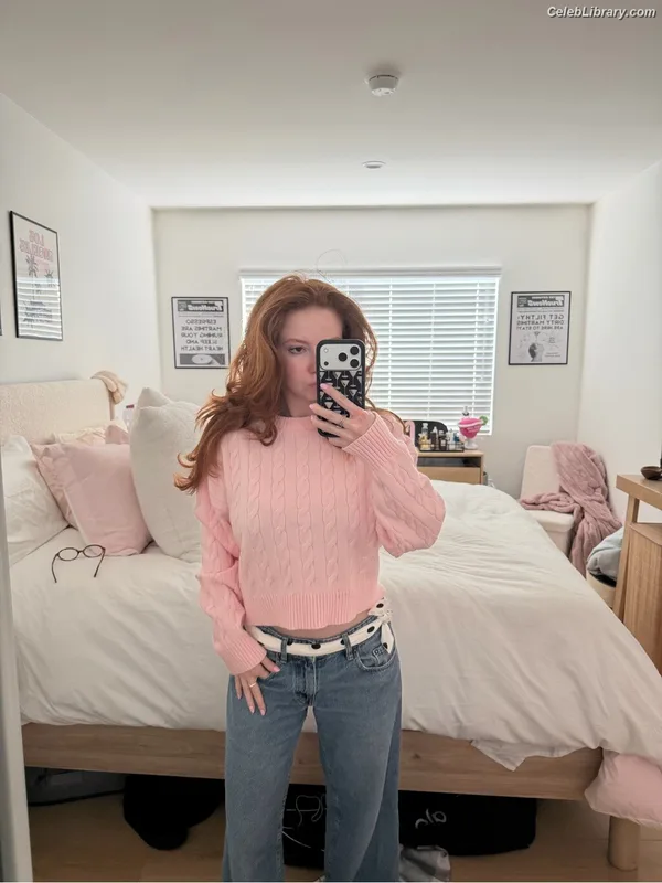 Francesca Capaldi photo 21 of 837
